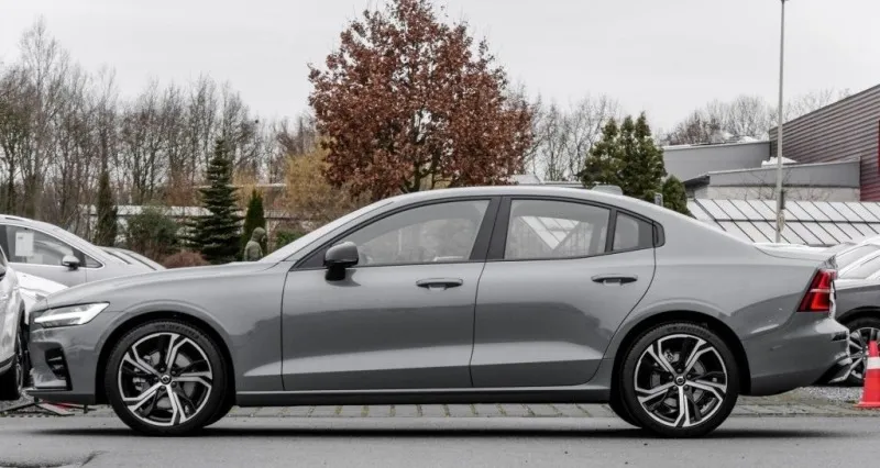 Volvo S60 B4 =R-Design= Plus Dark/Panorama/ACC Гаранция Image 6