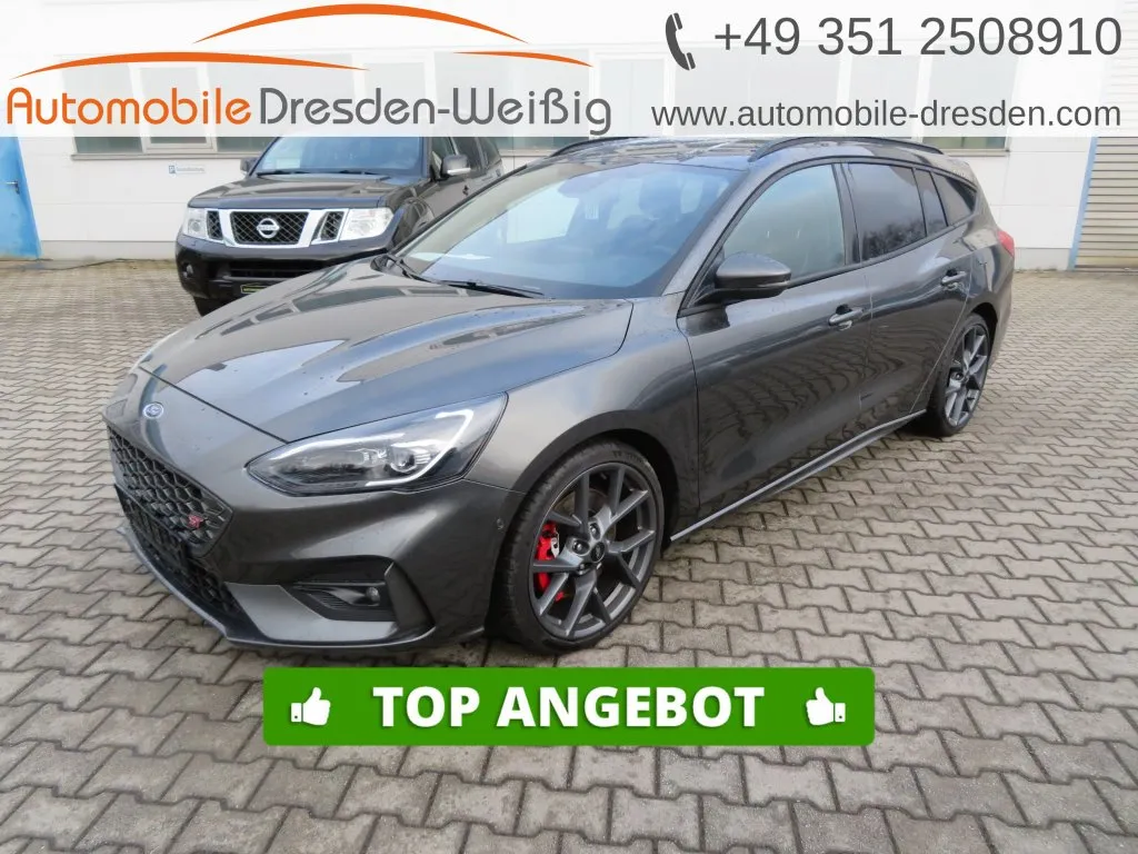 Ford Focus TURNIER 2,3 ST*STYLING PAKET*PERFORMANCE* Image 2