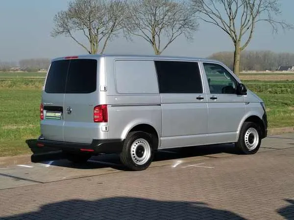 Volkswagen Transporter 2.0 TDI L1H1 150PK Automaat Image 3